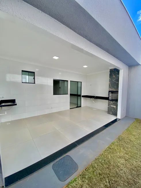 Foto 1 de Casa com 3 Quartos à venda, 133m² em Jardim Balneário Meia Ponte, Goiânia