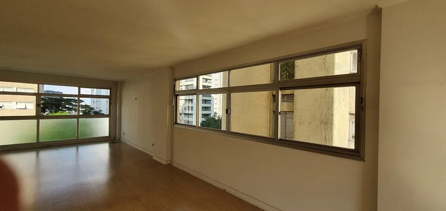 Foto 1 de Apartamento com 3 Quartos para venda ou aluguel, 256m² em Morro dos Ingleses, São Paulo