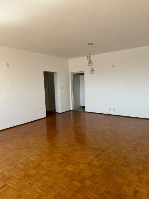 Foto 1 de Apartamento com 4 Quartos para alugar, 110m² em Centro, Franca