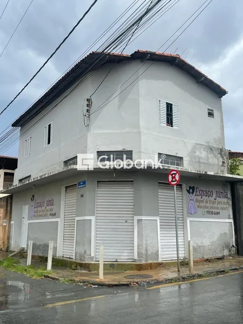 Foto 1 de Apartamento com 2 Quartos à venda, 100m² em Vila Guilhermina, Montes Claros