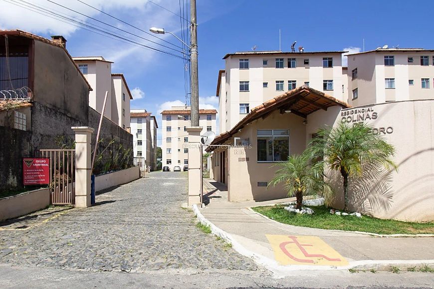 Apartamento na Rua Euclides Pezarini, São