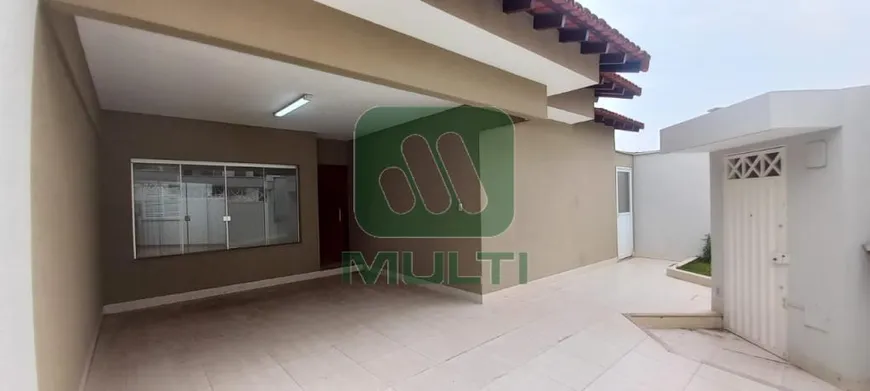 Foto 1 de Casa com 4 Quartos para alugar, 202m² em Tabajaras, Uberlândia