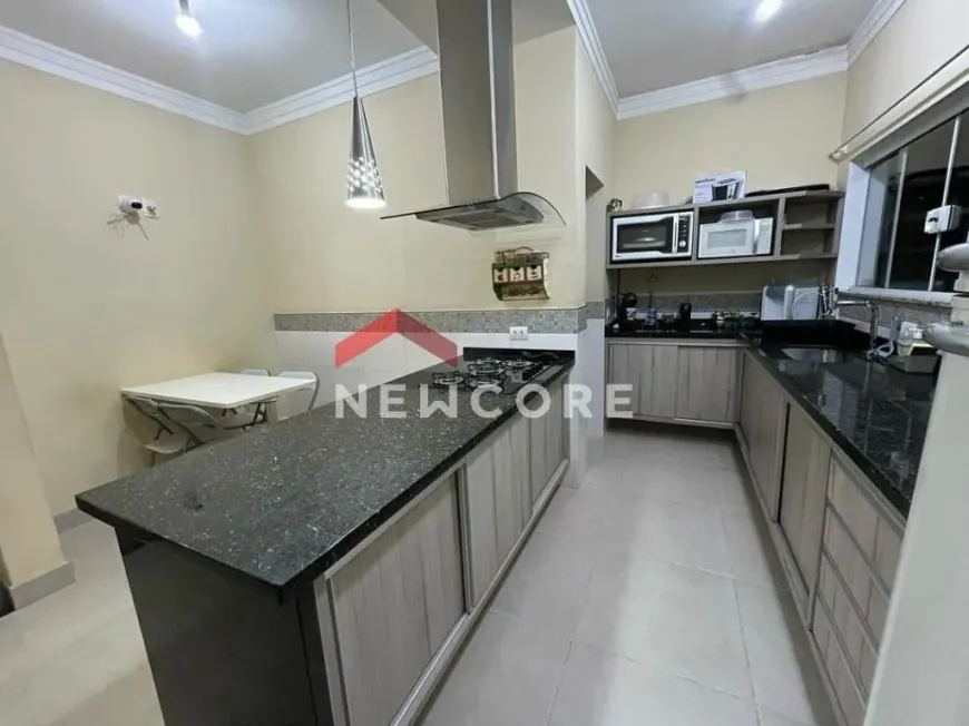 Foto 1 de Casa de Condomínio com 3 Quartos à venda, 180m² em Vila Haro, Sorocaba