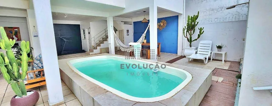Foto 1 de Casa com 6 Quartos à venda, 226m² em Estreito, Florianópolis