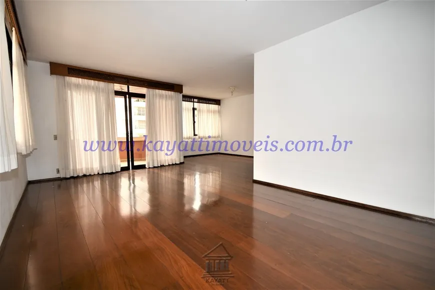 Foto 1 de Apartamento com 3 Quartos para alugar, 180m² em Cerqueira César, São Paulo