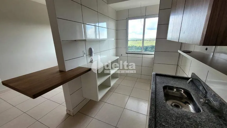 Foto 1 de Apartamento com 2 Quartos à venda, 45m² em Jardim Canaã, Uberlândia
