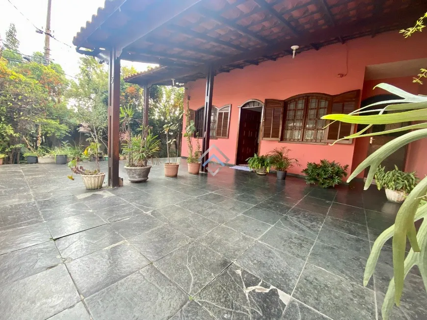 Foto 1 de Casa com 2 Quartos à venda, 136m² em Alípio de Melo, Belo Horizonte