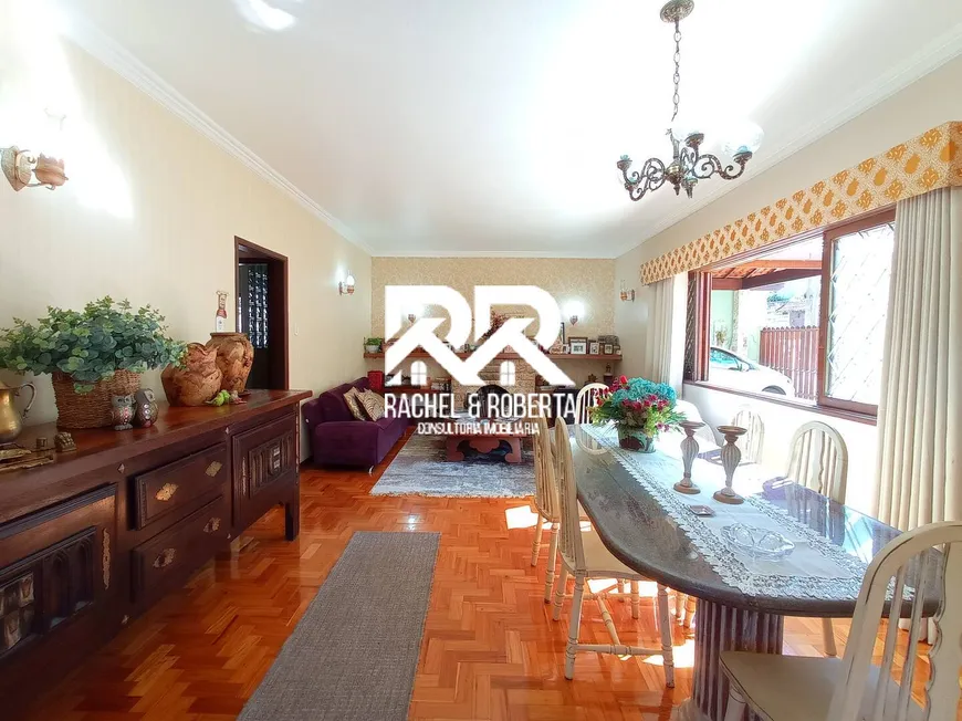 Foto 1 de Casa com 7 Quartos à venda, 226m² em Golfe, Teresópolis