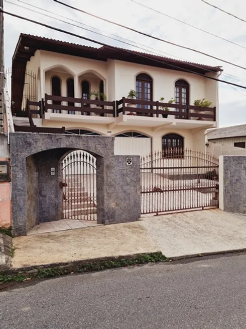 Foto 1 de Casa com 3 Quartos à venda, 270m² em Coloninha, Florianópolis