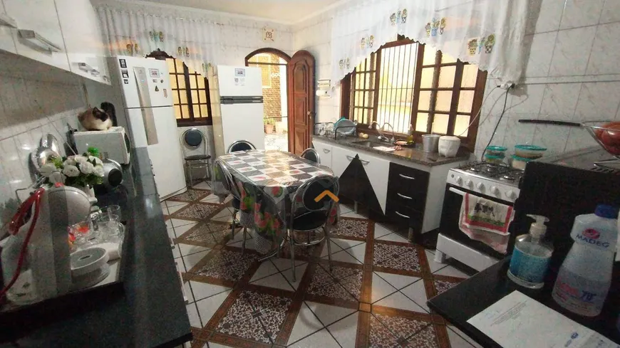 Foto 1 de Sobrado com 2 Quartos à venda, 171m² em Vila Linda, Santo André