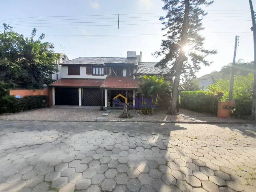 Foto 1 de Casa de Condomínio com 4 Quartos à venda, 270m² em Centro, Penha