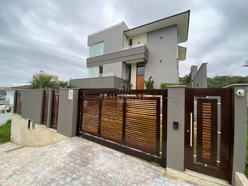 Foto 1 de Casa com 3 Quartos à venda, 377m² em Ariribá, Balneário Camboriú
