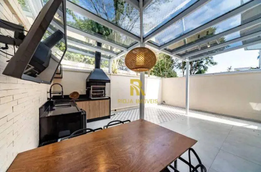 Foto 1 de Casa com 4 Quartos à venda, 300m² em Jardim Prudência, São Paulo