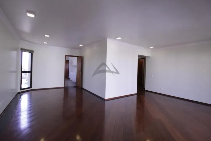 Foto 1 de Apartamento com 4 Quartos à venda, 197m² em Cambuí, Campinas