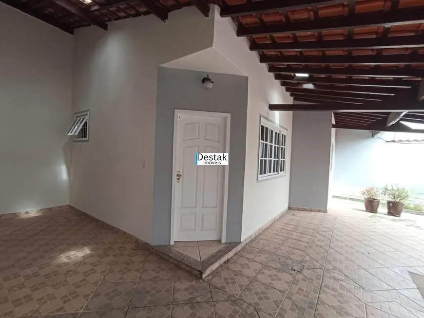 Foto 1 de Casa com 3 Quartos à venda, 160m² em Califórnia da Barra, Barra do Piraí