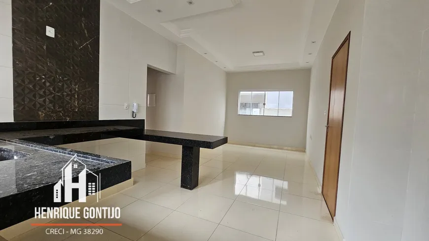 Foto 1 de Apartamento com 3 Quartos à venda, 70m² em Laranjeiras, Patos de Minas