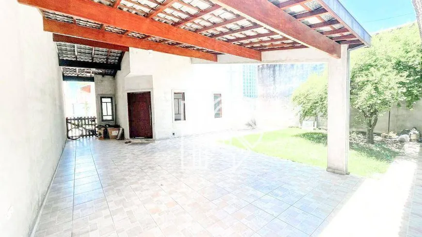 Foto 1 de Casa com 3 Quartos à venda, 200m² em Jardim Santa Maria, Jacareí