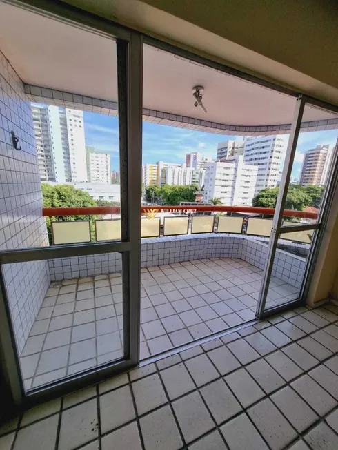 Foto 1 de Apartamento com 3 Quartos à venda, 105m² em Jaqueira, Recife