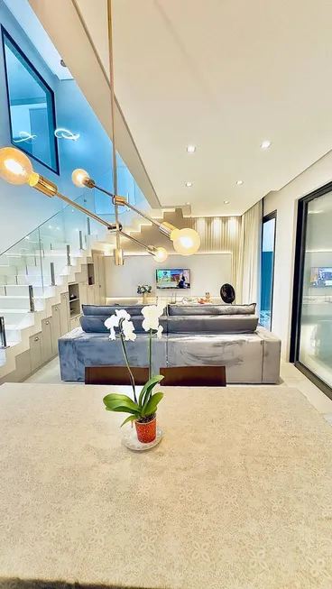 Foto 1 de Casa de Condomínio com 4 Quartos à venda, 250m² em Condomínio Belvedere, Cuiabá