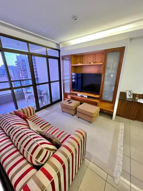 Foto 1 de Apartamento com 3 Quartos à venda, 130m² em Praia do Canto, Vitória