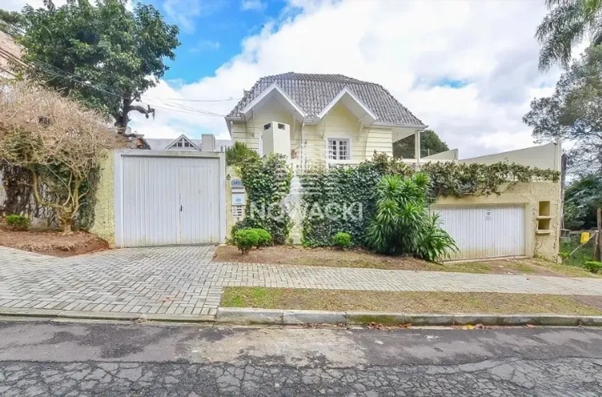 Foto 1 de Sobrado com 3 Quartos à venda, 174m² em Vista Alegre, Curitiba