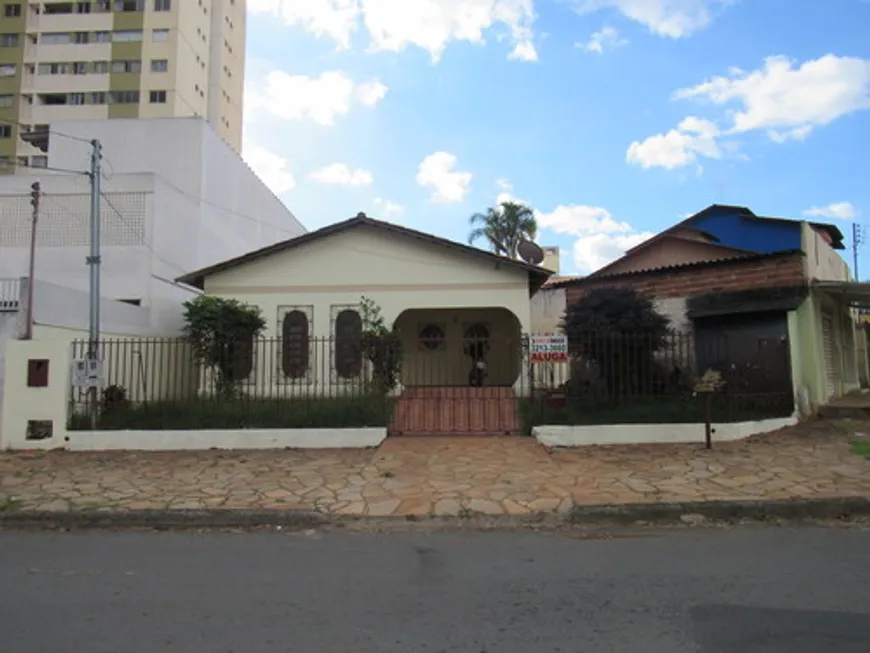 Foto 1 de Casa com 4 Quartos à venda, 130m² em Jardim das Esmeraldas, Goiânia