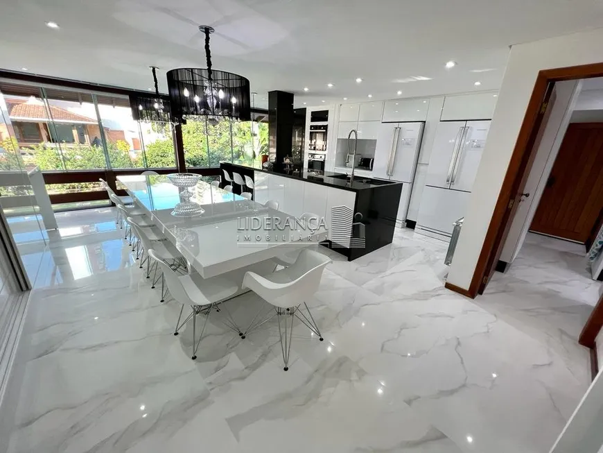 Foto 1 de Casa com 3 Quartos à venda, 563m² em Itacorubi, Florianópolis