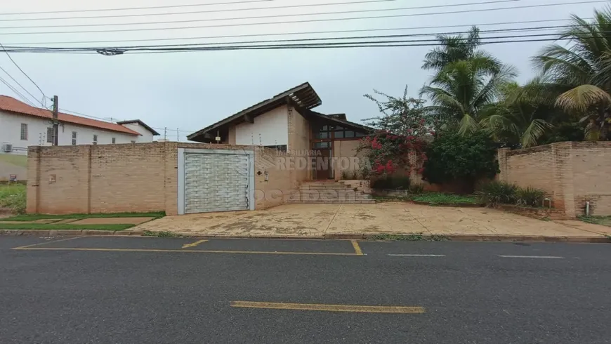 Foto 1 de Casa com 4 Quartos para alugar, 1400m² em Universitario, São José do Rio Preto