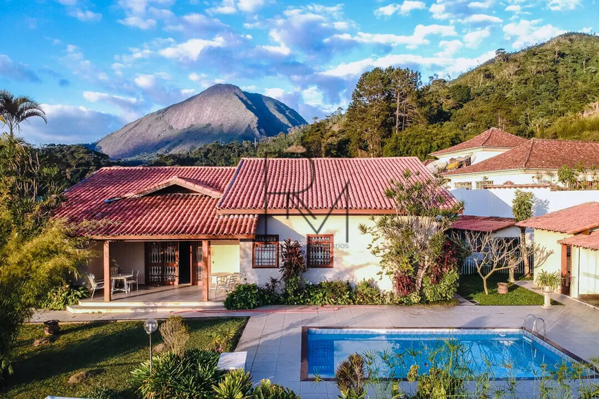 Foto 1 de Casa com 4 Quartos à venda, 280m² em Tijuca, Teresópolis