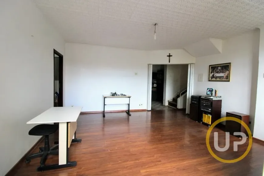 Foto 1 de Casa com 10 Quartos à venda, 715m² em Floresta, Belo Horizonte