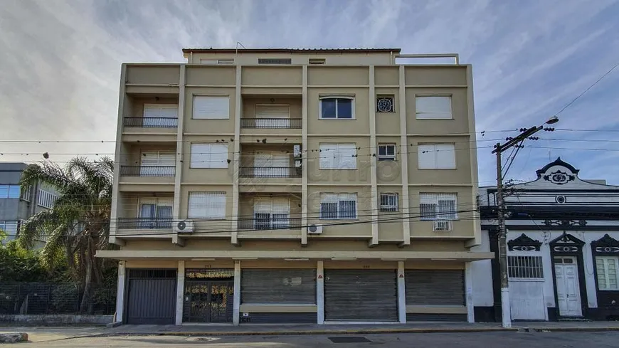 Foto 1 de Apartamento com 2 Quartos para alugar, 94m² em Centro, Pelotas