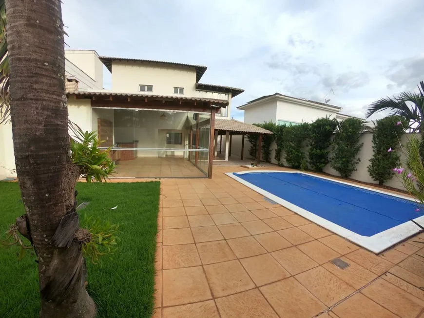 Foto 1 de Casa de Condomínio com 4 Quartos à venda, 313m² em Morada da Colina, Uberlândia