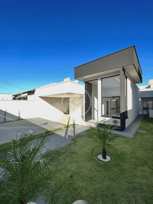 Foto 1 de Casa com 3 Quartos à venda, 150m² em Parque das Flores, Goiânia