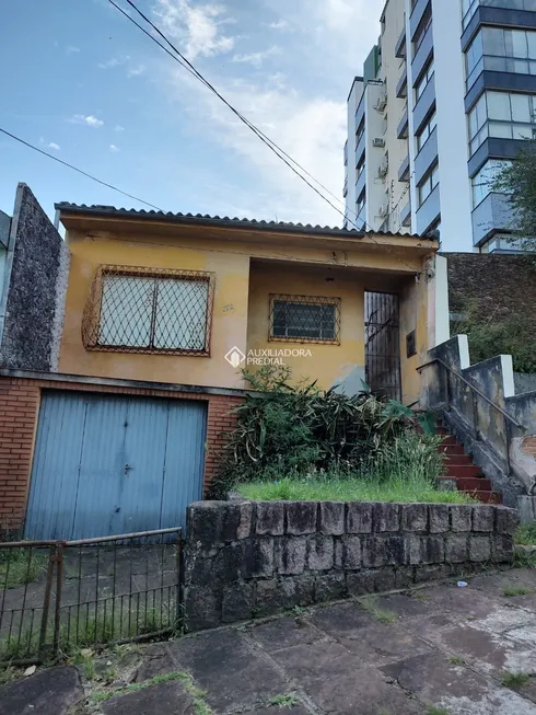 Foto 1 de Casa com 1 Quarto à venda, 105m² em Petrópolis, Porto Alegre