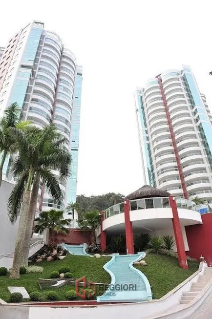 Foto 1 de Apartamento com 3 Quartos à venda, 127m² em Pioneiros, Balneário Camboriú