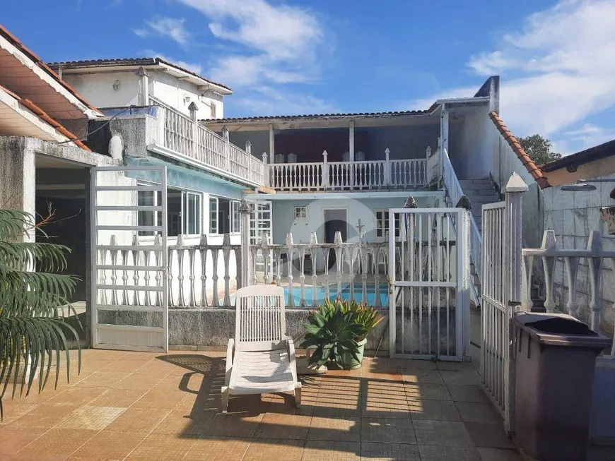 Foto 1 de Casa com 7 Quartos para venda ou aluguel, 360m² em Itaipu, Niterói