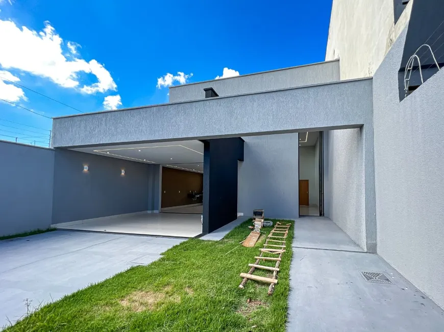 Foto 1 de Casa com 3 Quartos à venda, 206m² em Residencial Humaita, Goiânia