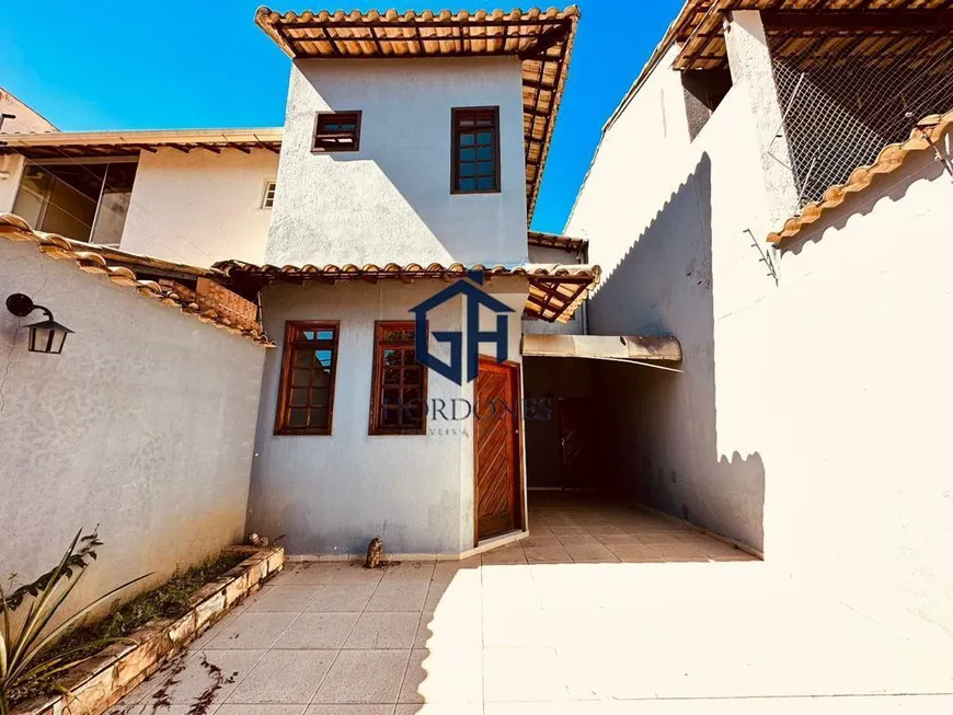 Foto 1 de Casa com 4 Quartos à venda, 120m² em Santa Amélia, Belo Horizonte