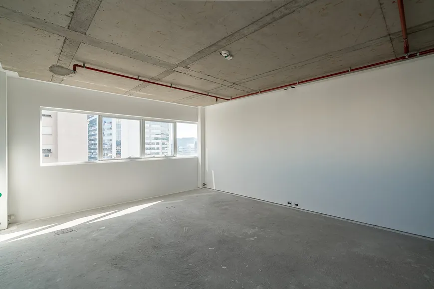 Foto 1 de Sala Comercial para alugar, 147m² em Santana, Porto Alegre