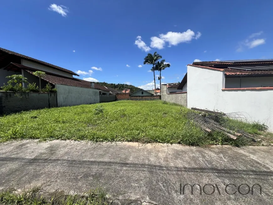 Foto 1 de Lote/Terreno à venda, 691m² em Glória, Joinville
