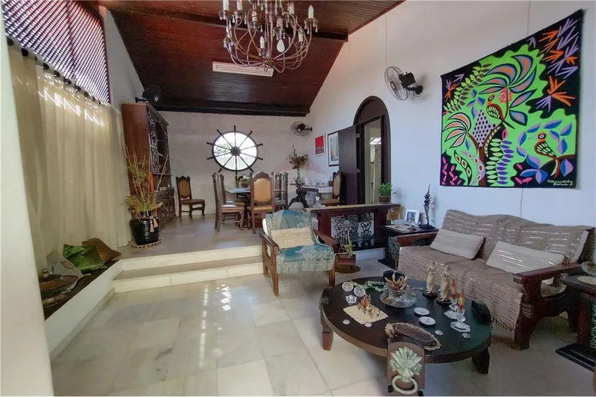 Foto 1 de Casa com 7 Quartos à venda, 360m² em Pituba, Salvador
