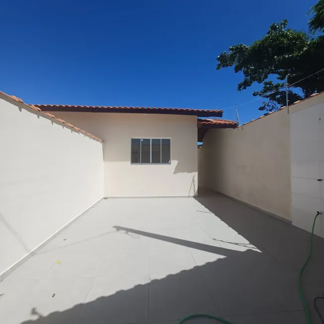 Foto 1 de Casa com 2 Quartos à venda, 70m² em Gaviotas, Itanhaém