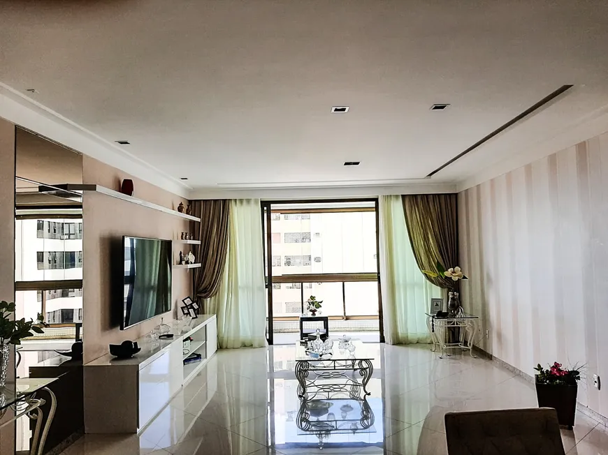 Foto 1 de Apartamento com 3 Quartos à venda, 186m² em Treze de Julho, Aracaju