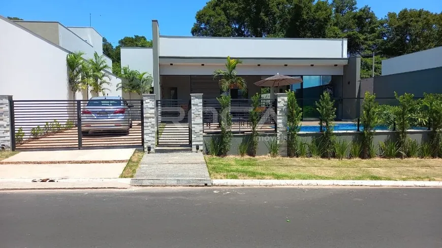 Foto 1 de Casa de Condomínio com 4 Quartos à venda, 220m² em , Rifaina