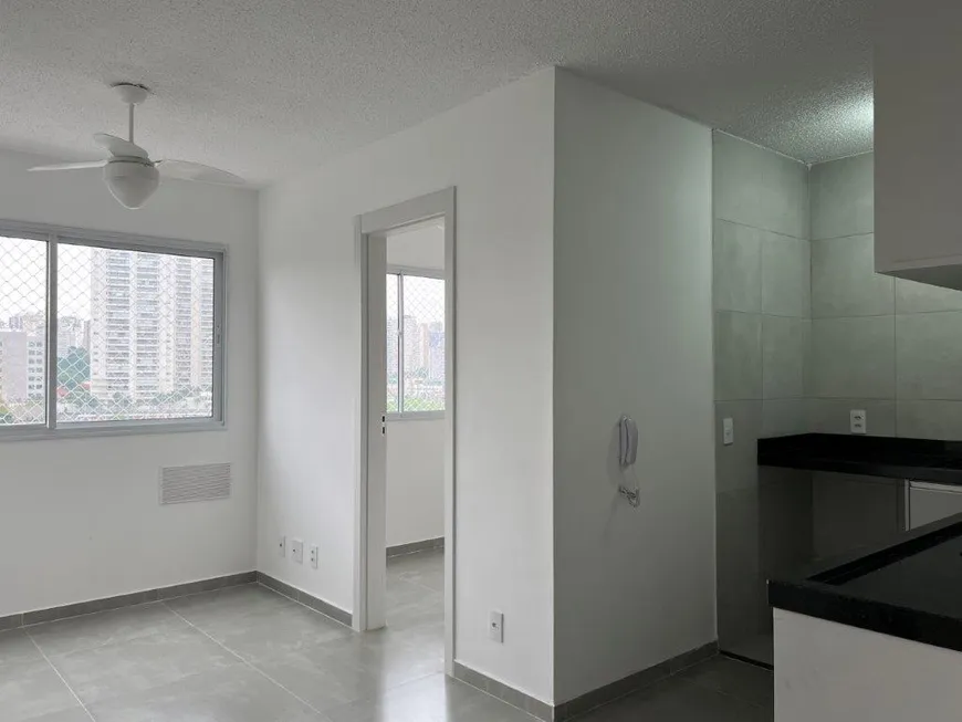 Foto 1 de Apartamento com 2 Quartos para alugar, 34m² em Barra Funda, São Paulo