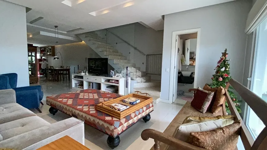 Foto 1 de Casa com 3 Quartos à venda, 263m² em Jardim Lindóia, Porto Alegre