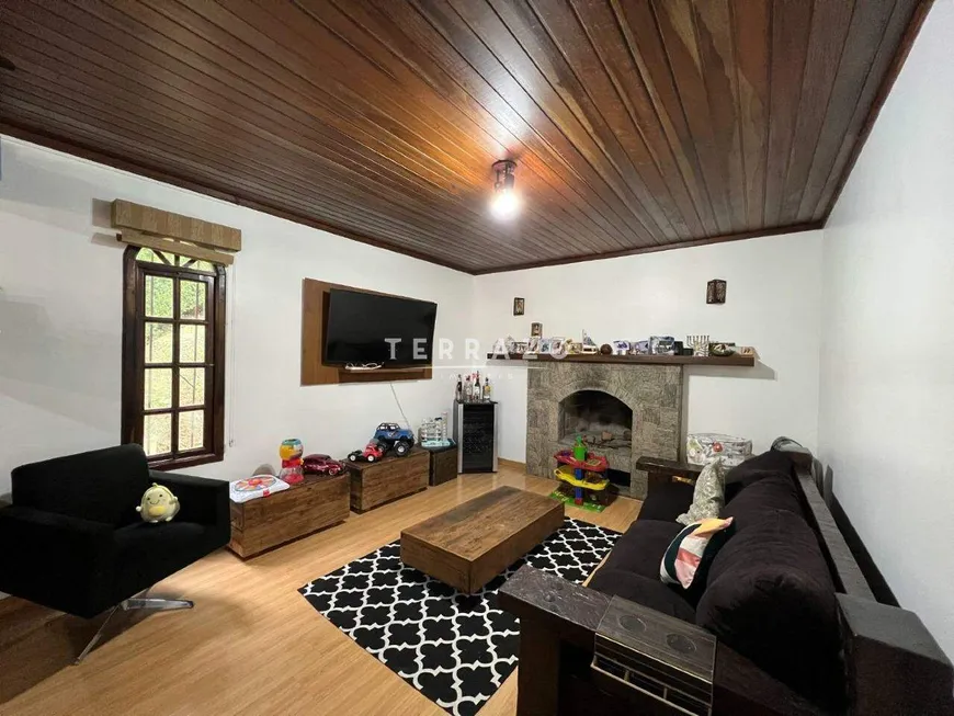 Foto 1 de Casa com 4 Quartos à venda, 250m² em Panorama, Teresópolis