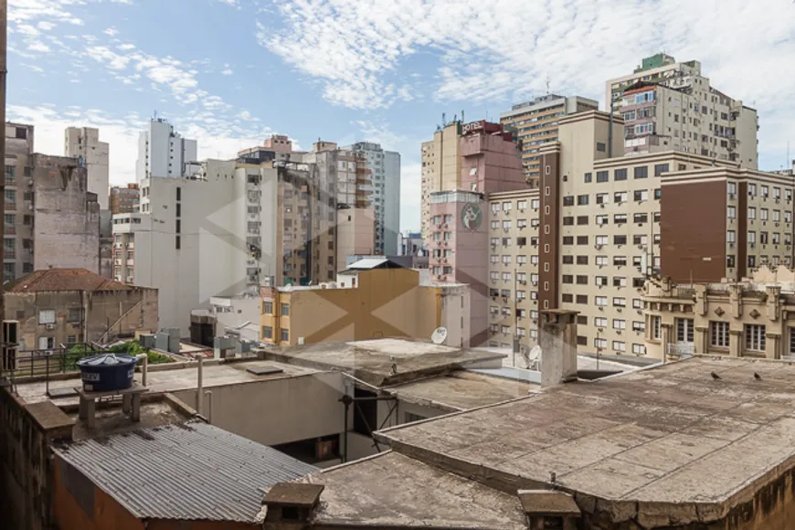 Foto 1 de Sala Comercial para alugar, 35m² em Centro, Porto Alegre