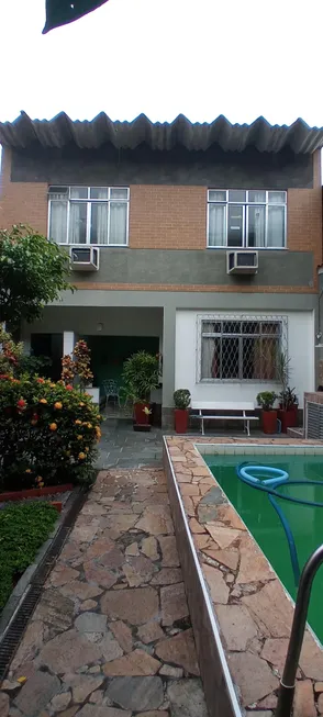 Foto 1 de Casa com 5 Quartos à venda, 160m² em Vicente de Carvalho, Rio de Janeiro