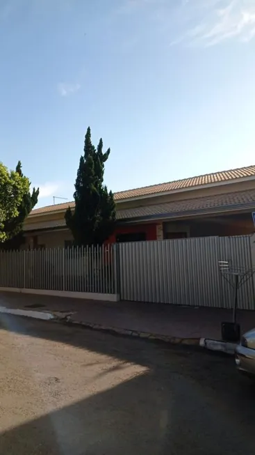 Foto 1 de Casa com 3 Quartos à venda, 240m² em Centro, Ourizona